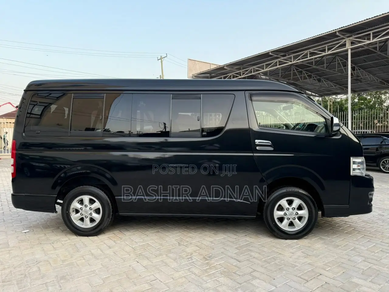 Toyota HiAce 2013 Black