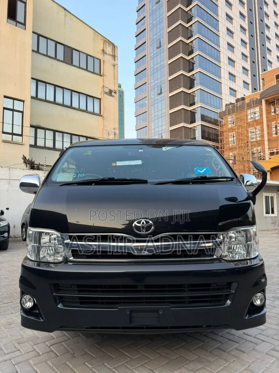 Toyota HiAce 2013 Black