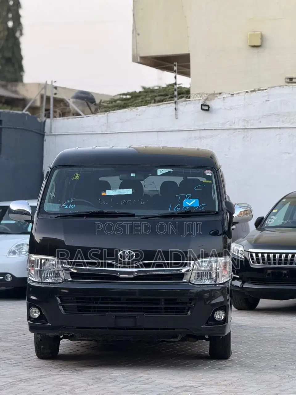 Toyota HiAce 2013 Black