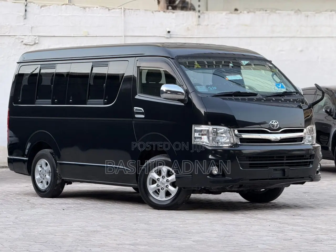 Toyota HiAce 2013 Black