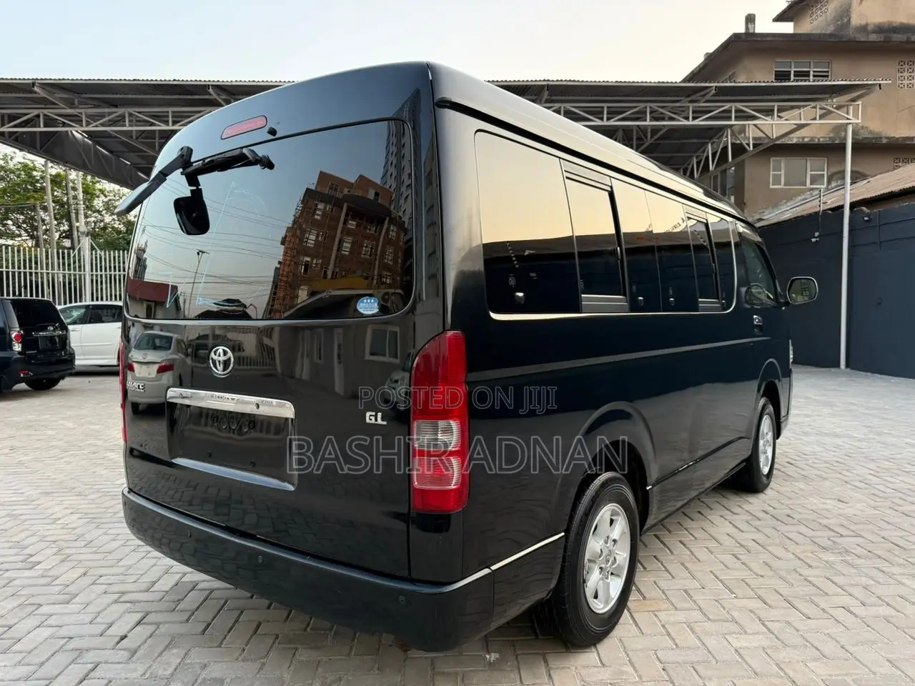 Toyota HiAce 2013 Black