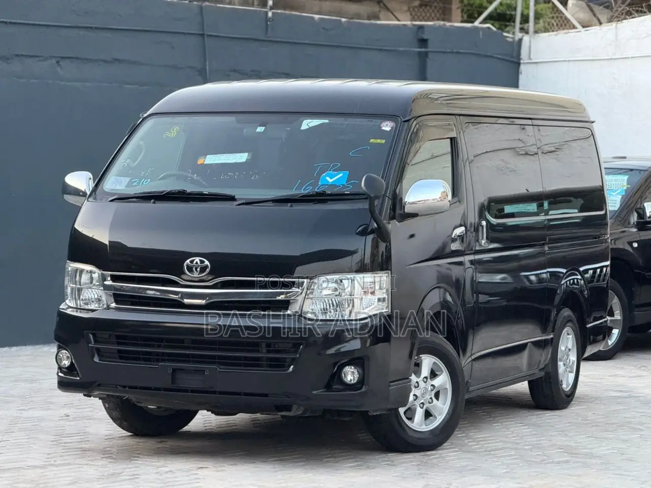 Toyota HiAce 2013 Black