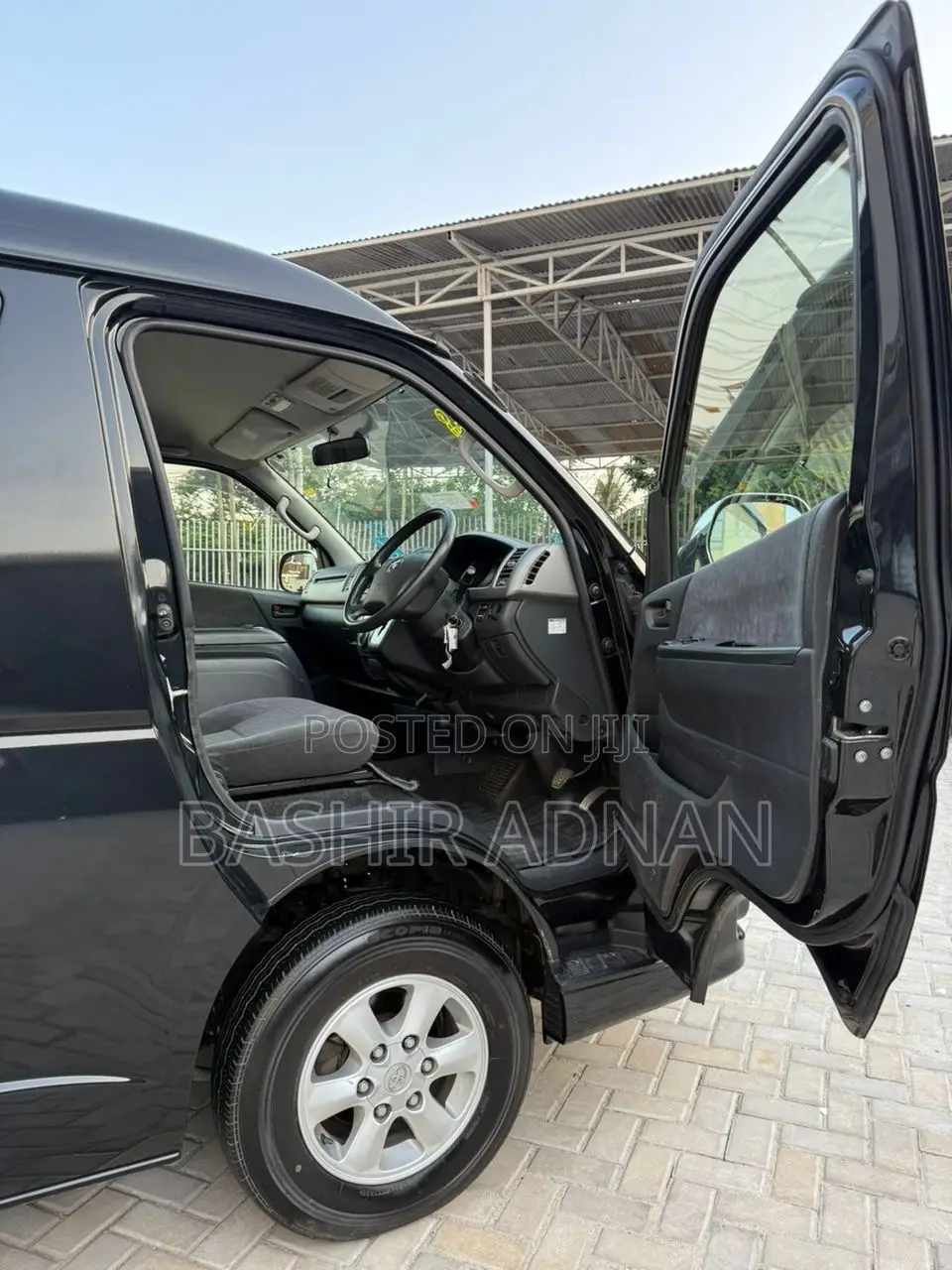 Toyota HiAce 2013 Black