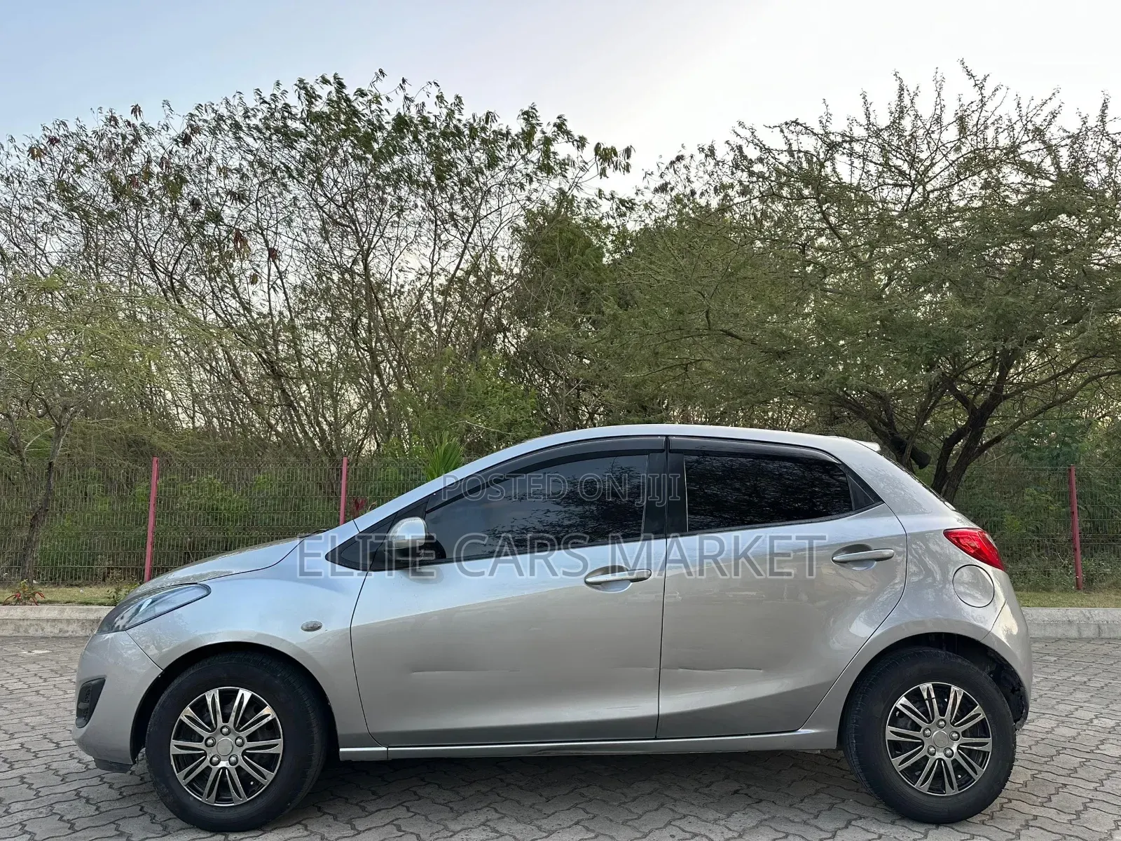 Mazda Demio 2011 Blue