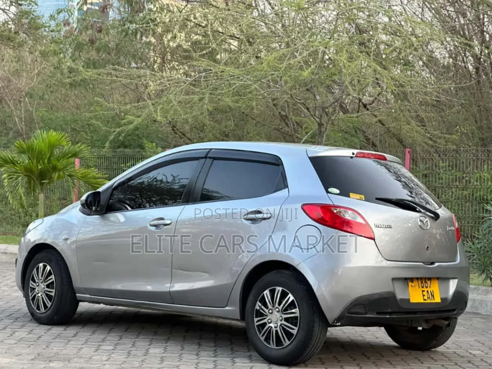 Mazda Demio 2011 Blue