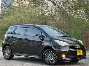 Toyota Ractis 2010 Black