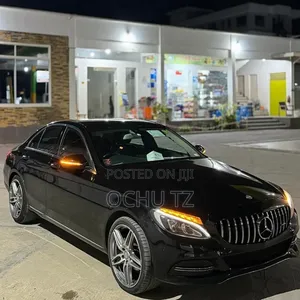 Mercedes-Benz C200 2014 Black