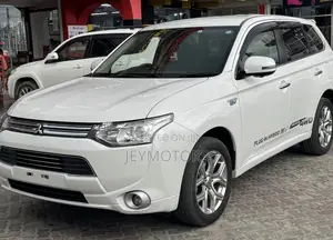 Mitsubishi Outlander 2013 White