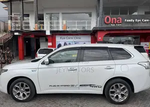 Mitsubishi Outlander 2013 White