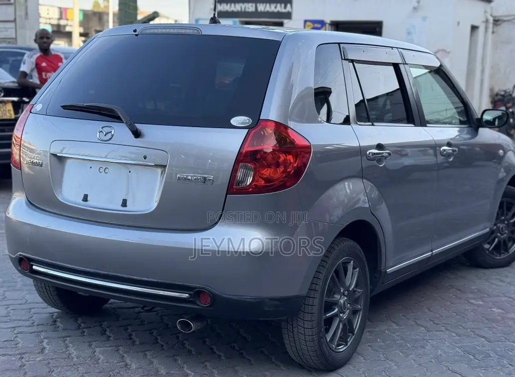 Mazda Verisa 2010 Gray