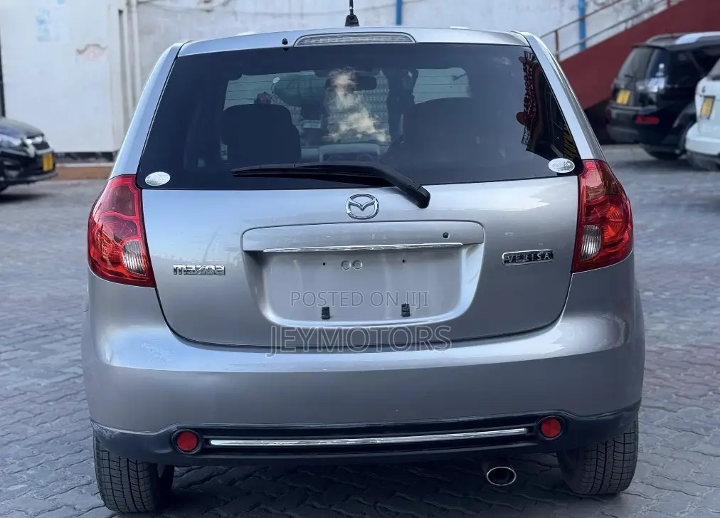 Mazda Verisa 2010 Gray