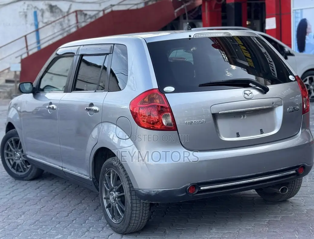 Mazda Verisa 2010 Gray