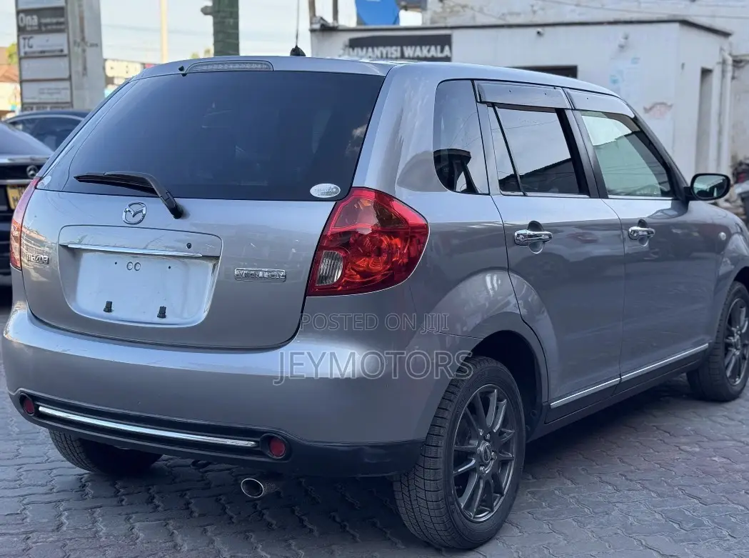 Mazda Verisa 2010 Gray
