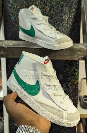 Boys Nike Material