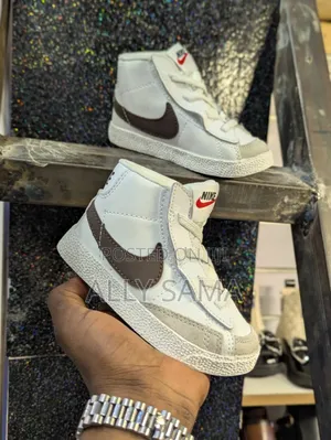 Boys Nike Material