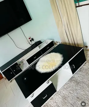 Showcase With Coffee Table