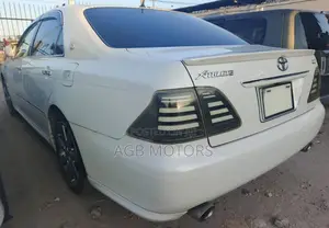 Toyota Crown 2006 White