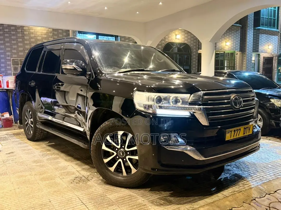 Toyota Land Cruiser 2010 Black