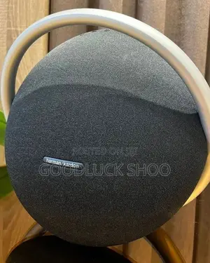 Harman Kardon Onyx Studio 8