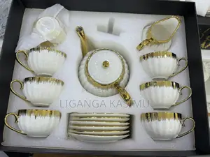 Tea Set Gold and White