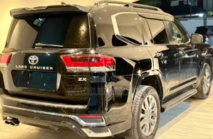 Toyota Land Cruiser 2023 Black