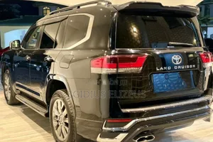 Toyota Land Cruiser 2023 Black