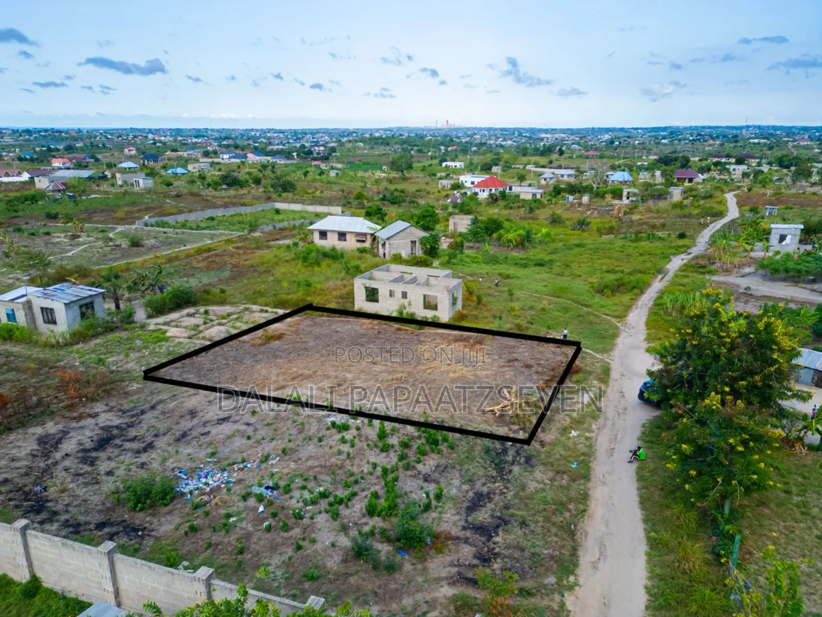 Kiwanja Chenye Ukubwa Wa SQMT 450 Kinauzw Ipo Bunju B Mabwepande Pande