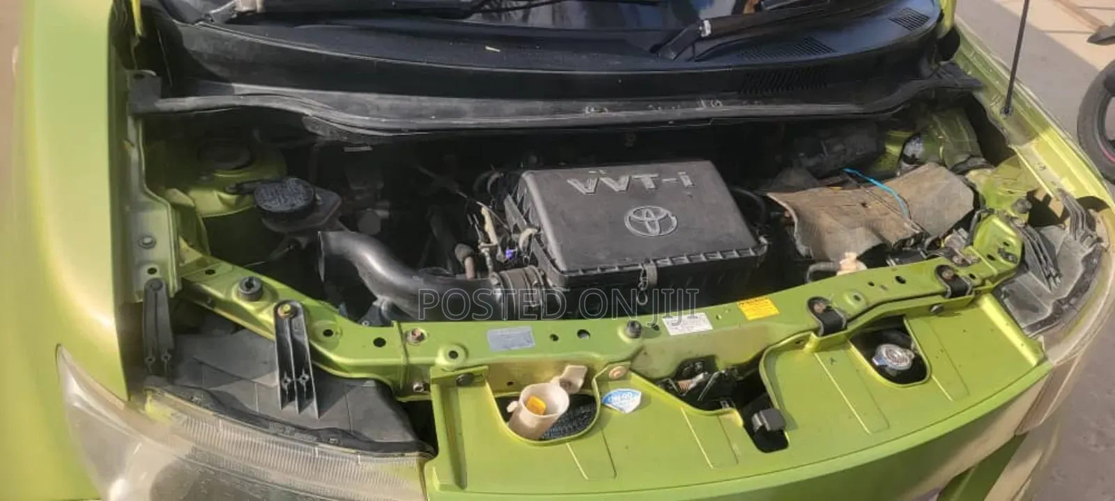 Toyota bB 2006 Green