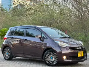 Toyota Ractis 2011 Burgundy