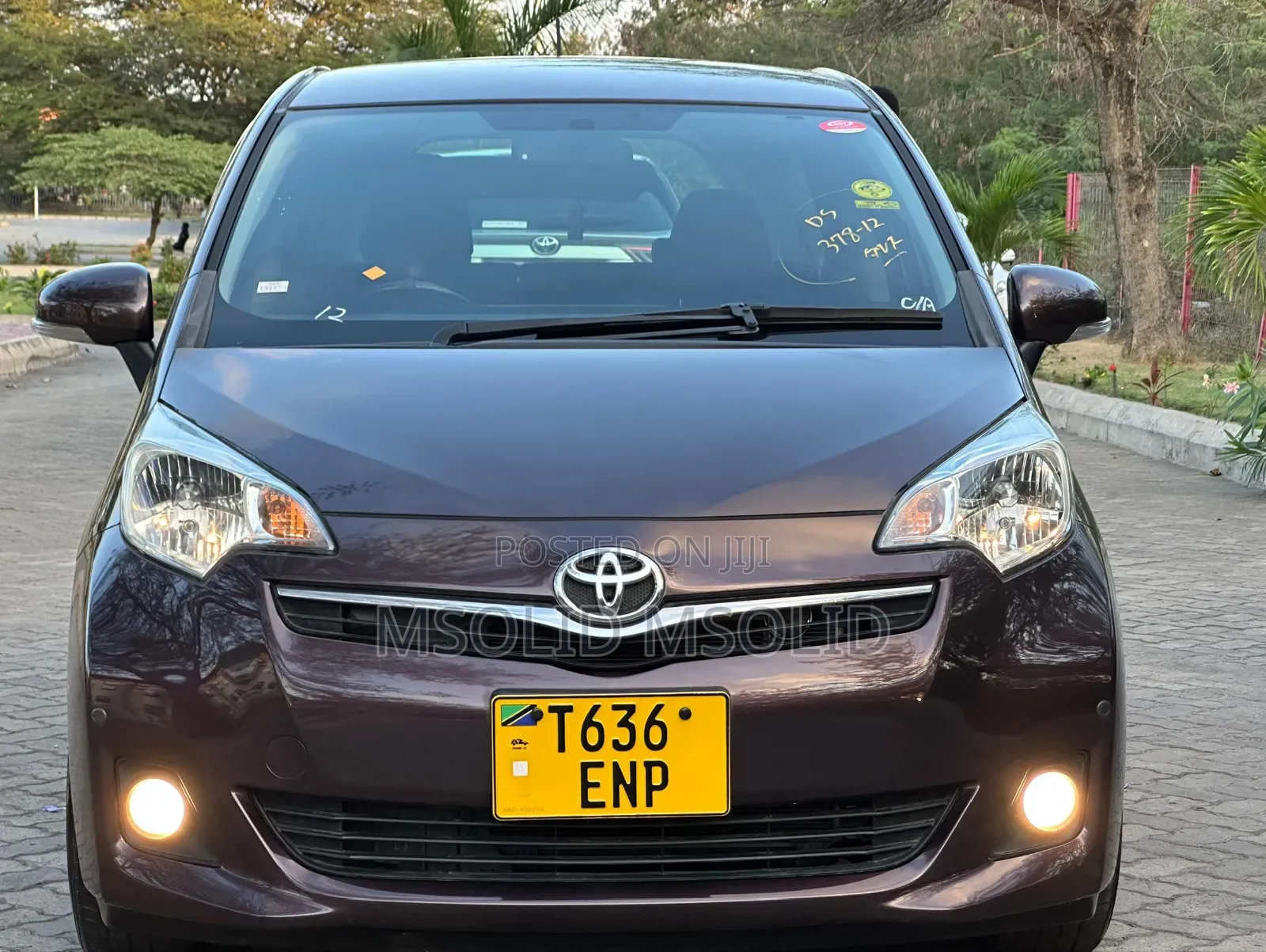 Toyota Ractis 2011 Burgundy