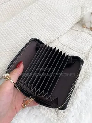 Minimalist Credit Card Holder Wallet.