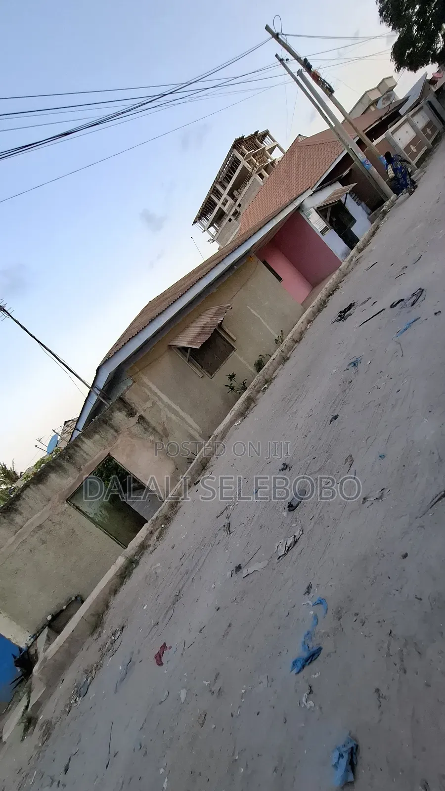 10bdrm Bungalow in Makumbusho Bus Stop, Kinondoni for sale