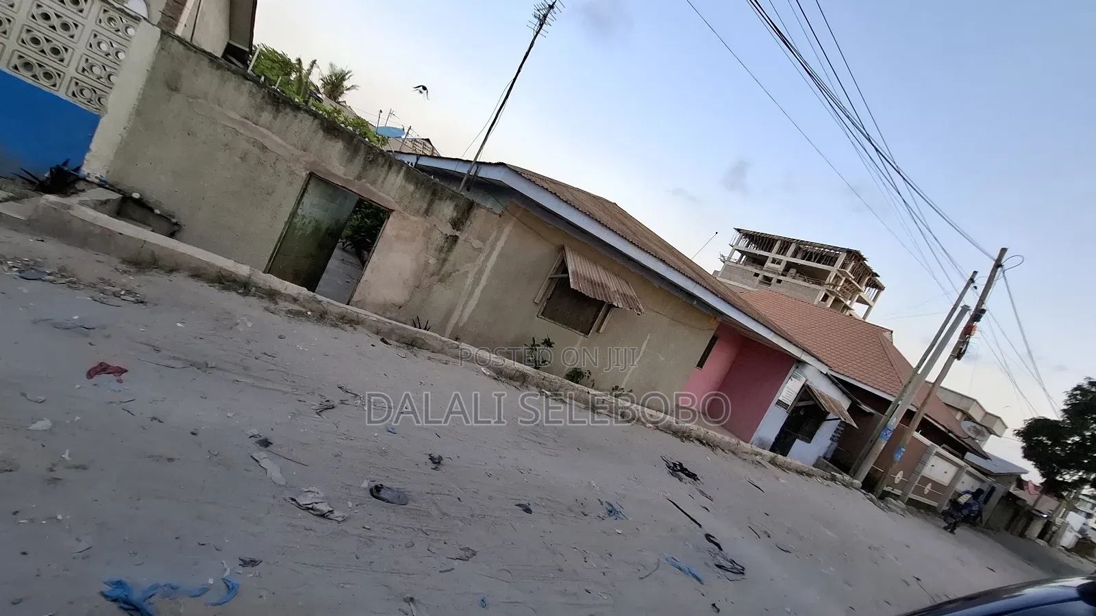 10bdrm Bungalow in Makumbusho Bus Stop, Kinondoni for sale