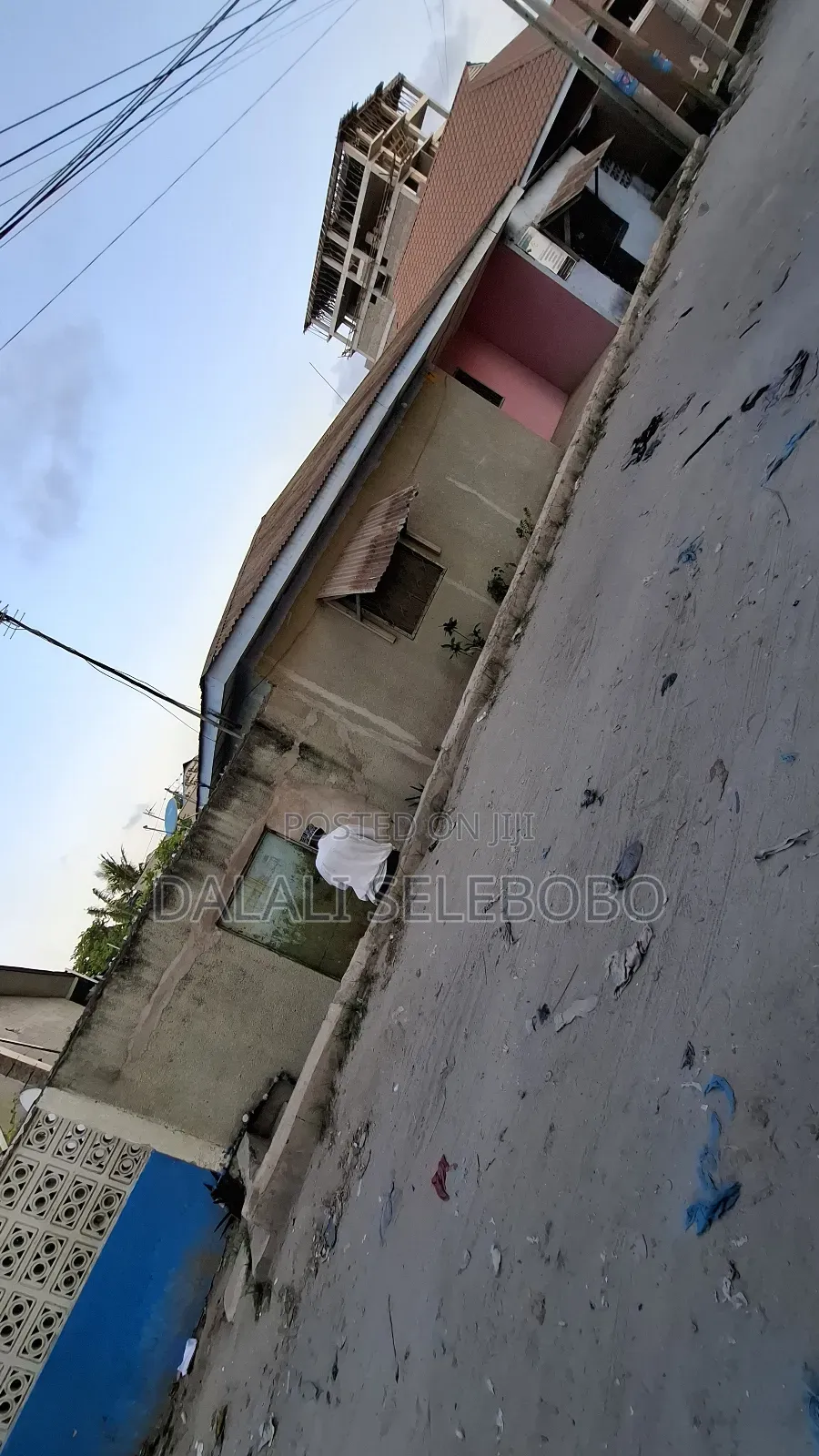 10bdrm Bungalow in Makumbusho Bus Stop, Kinondoni for sale