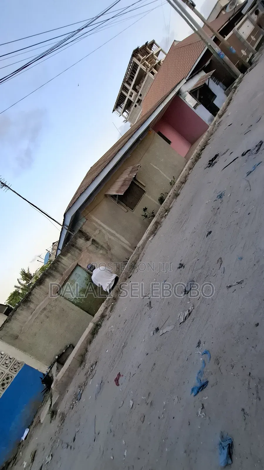 10bdrm Bungalow in Makumbusho Bus Stop, Kinondoni for sale
