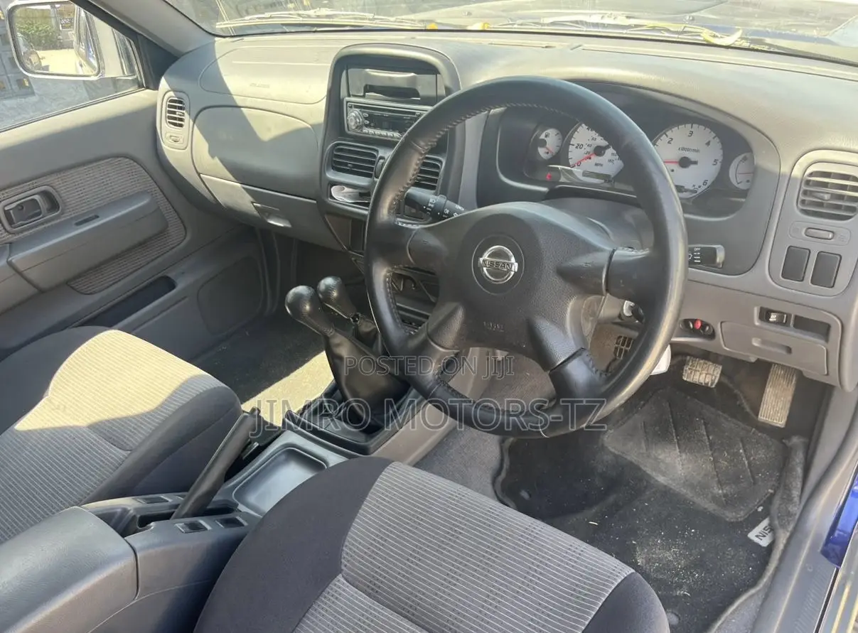 Nissan Navara 2003 Blue