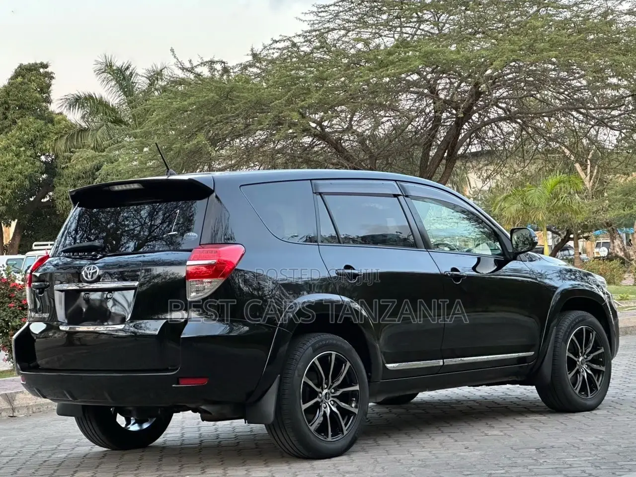 Toyota Vanguard 2012 Black