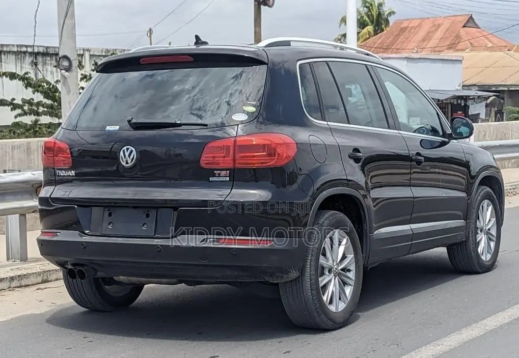 Volkswagen Tiguan 2011 Black