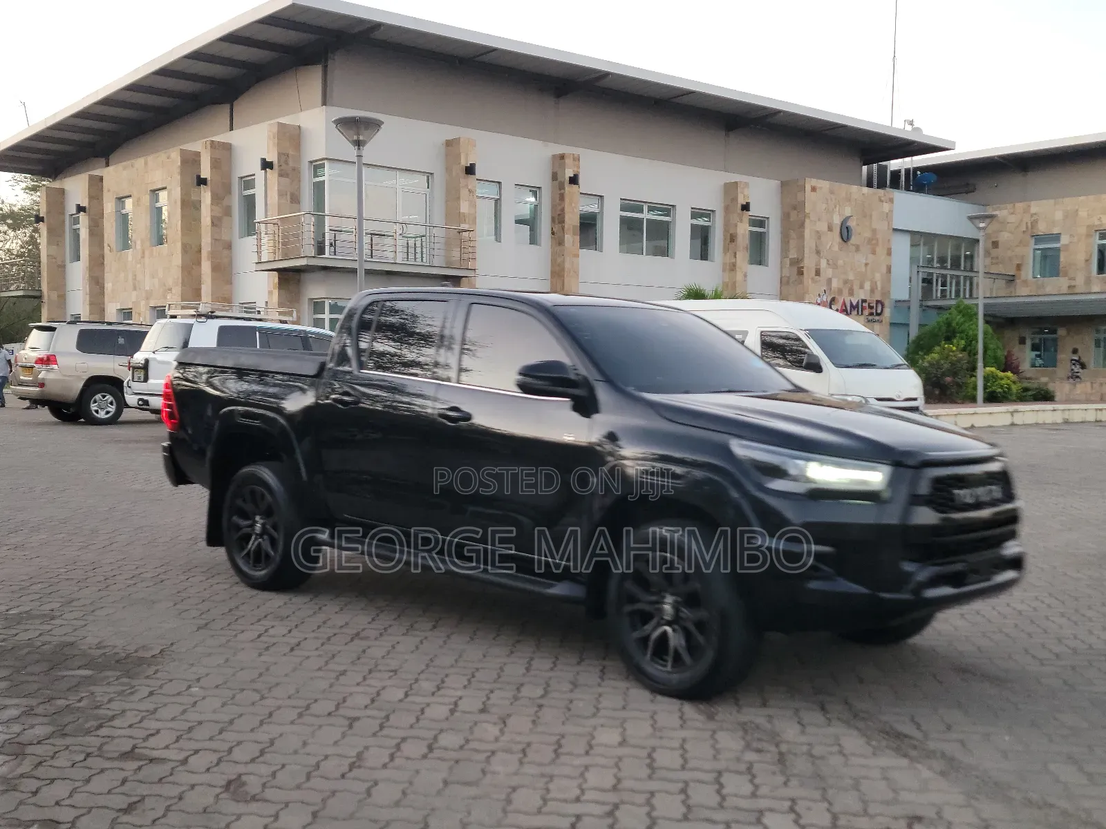 Toyota Hilux 2022 Black
