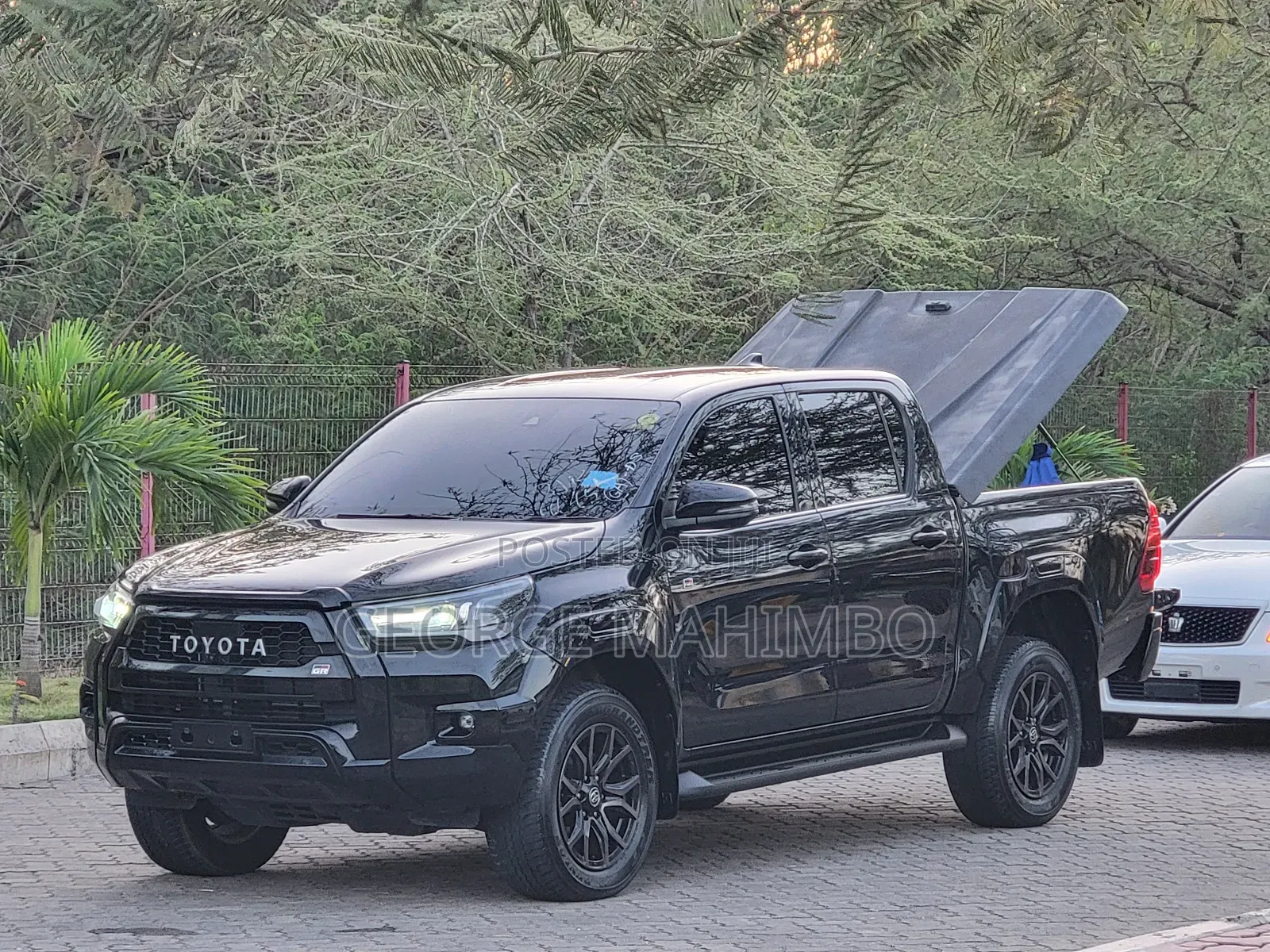 Toyota Hilux 2022 Black