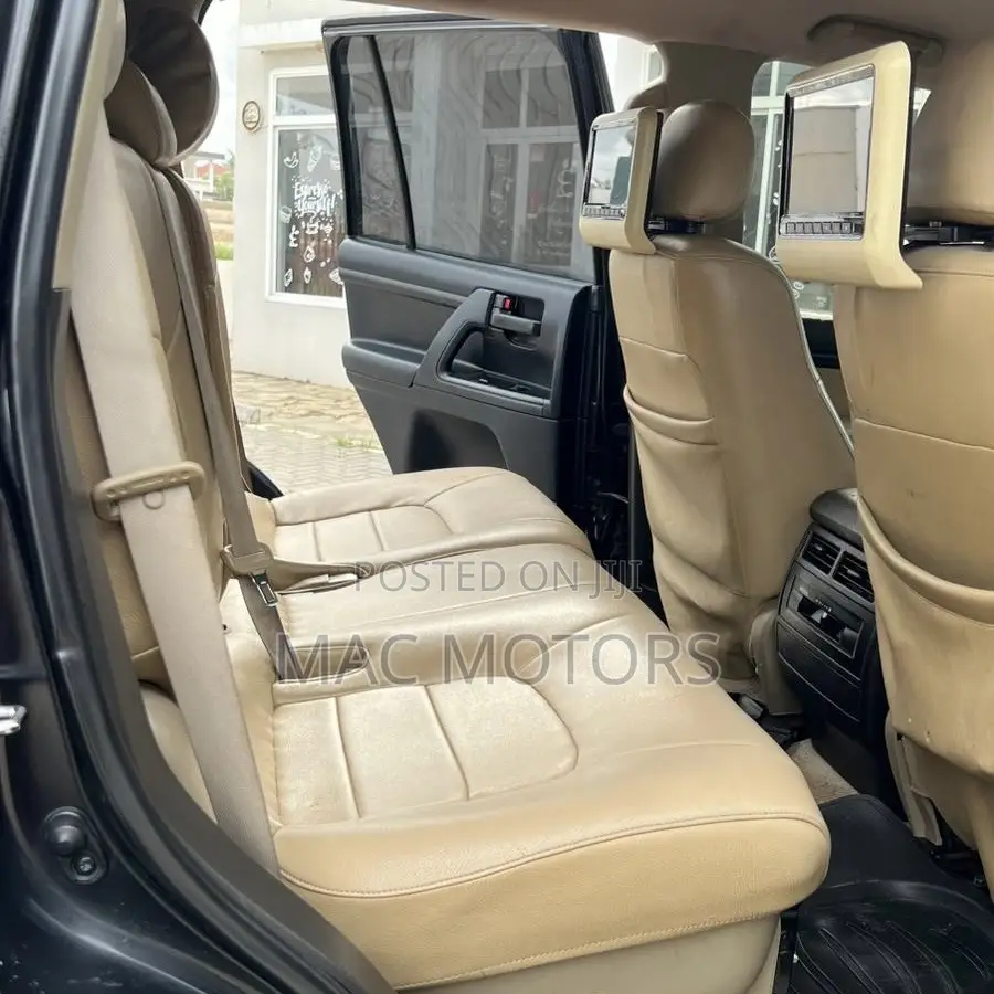 Toyota Land Cruiser 2022 Black