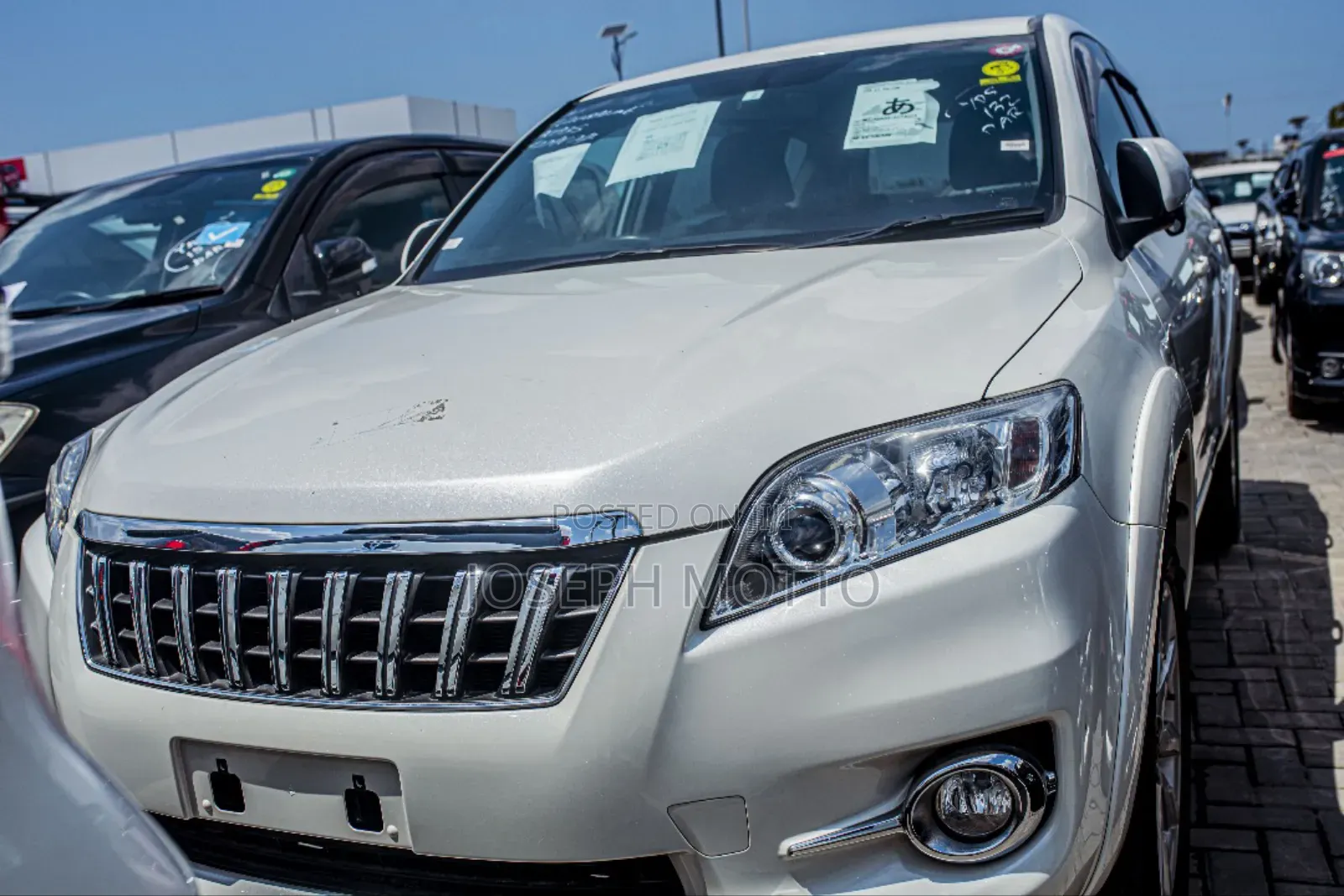 Toyota Vanguard 2012 White