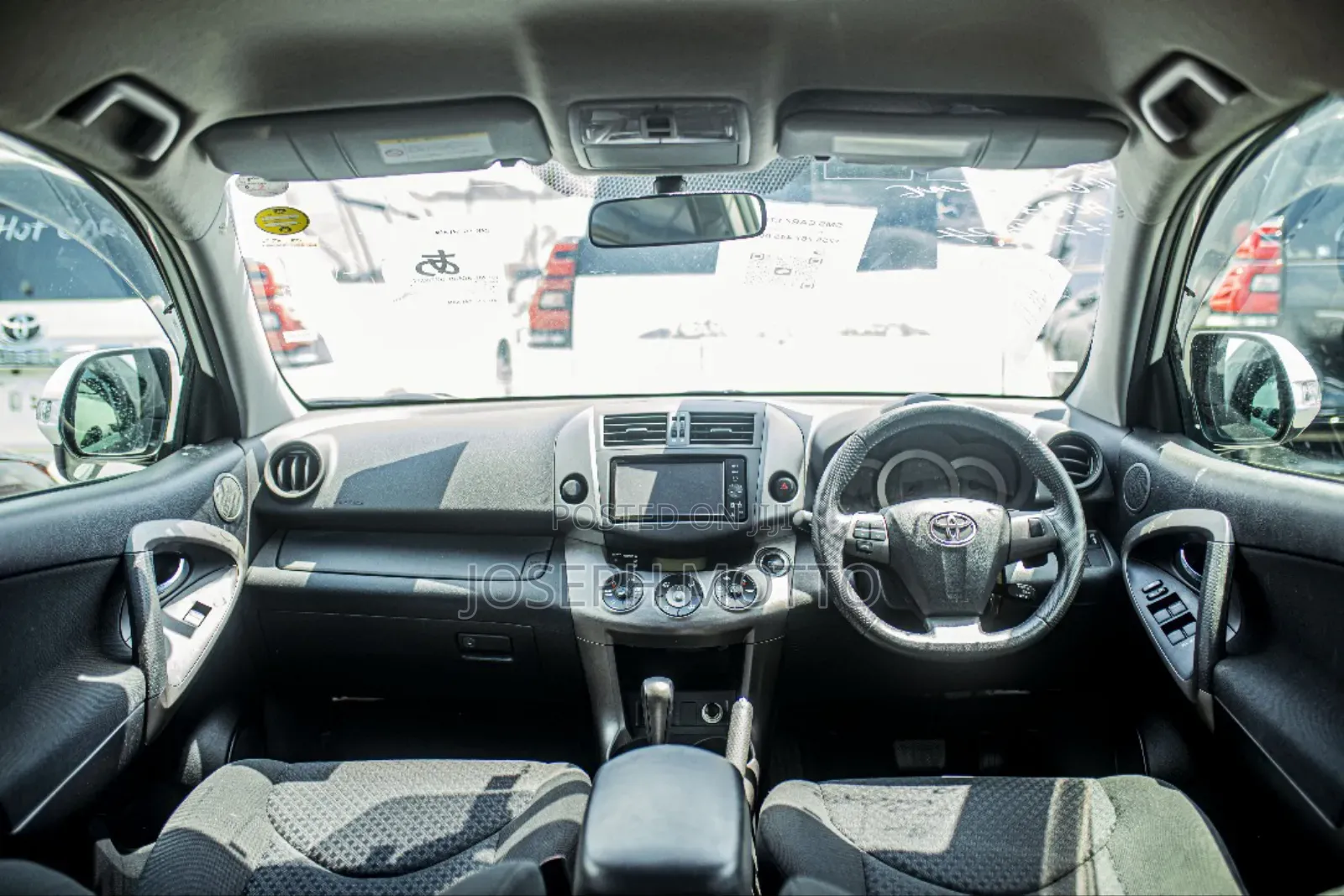 Toyota Vanguard 2012 White