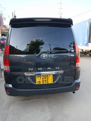 Toyota Noah 2005 Black