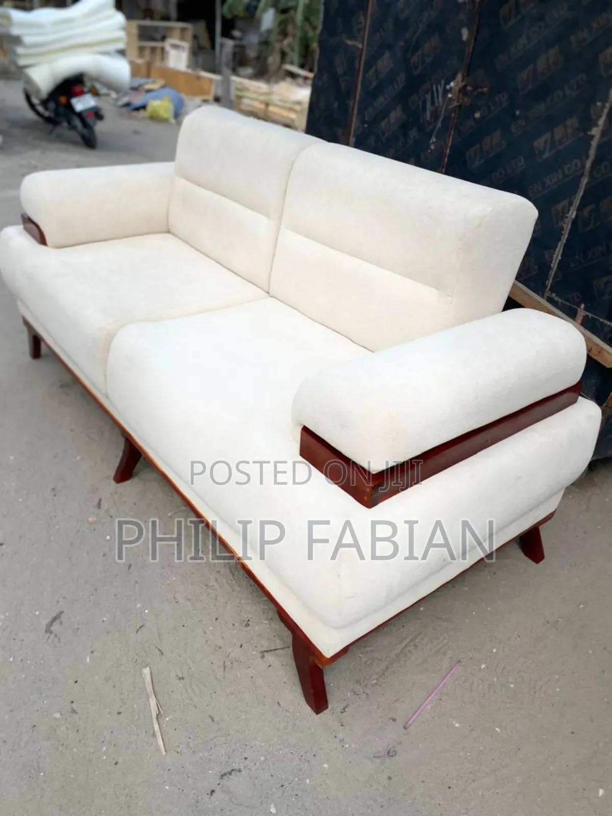 White Sofa Set 3:2:1:1