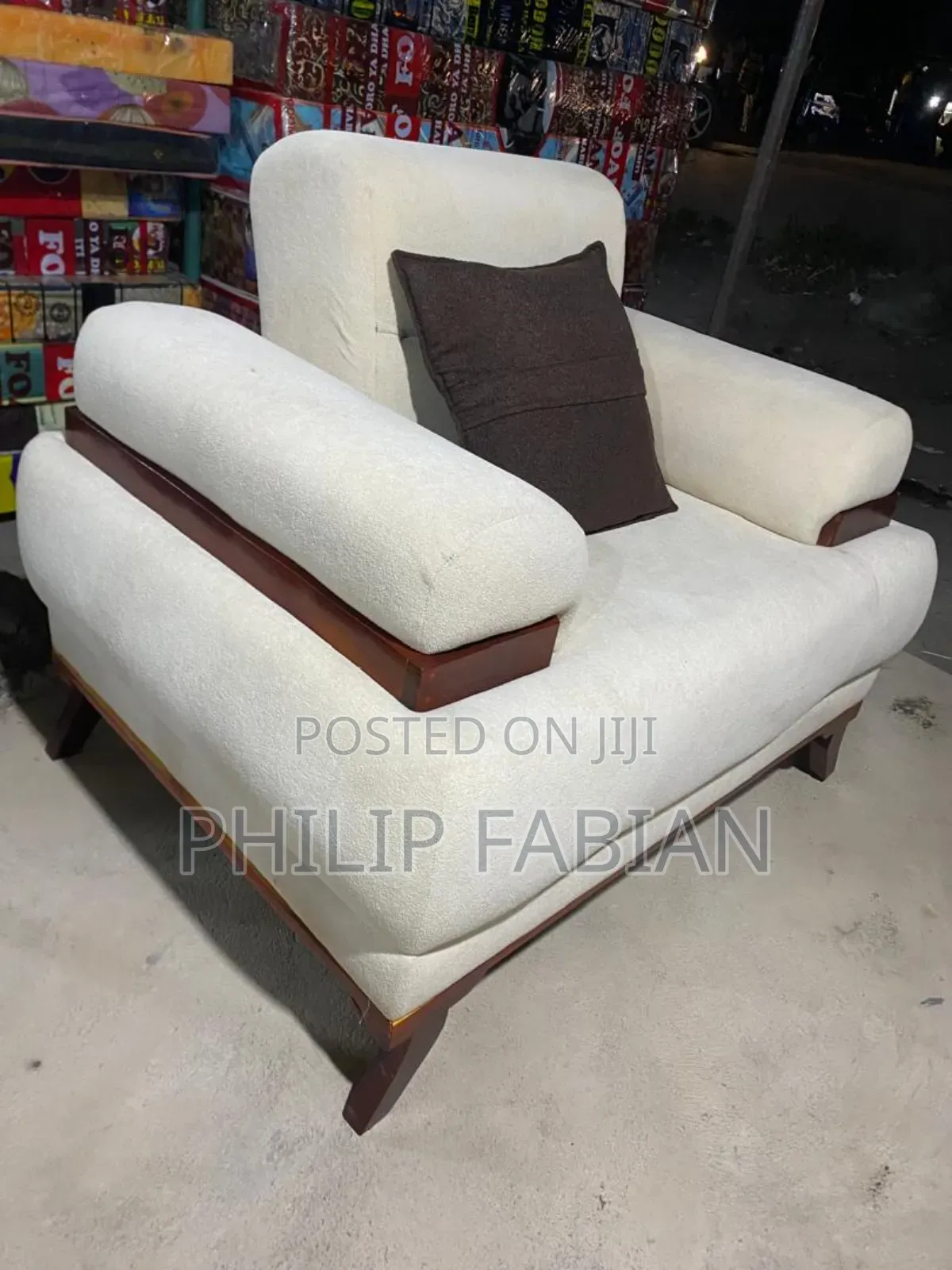 White Sofa Set 3:2:1:1