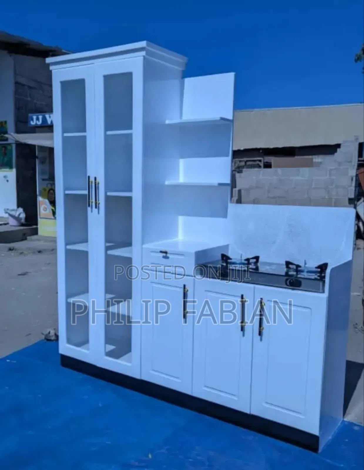 White Kitchen Cabinet