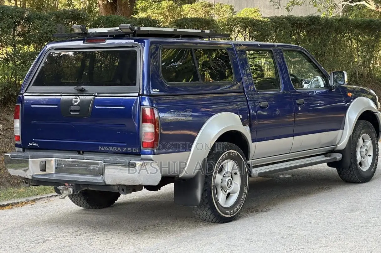 Nissan Navara 2003 Blue