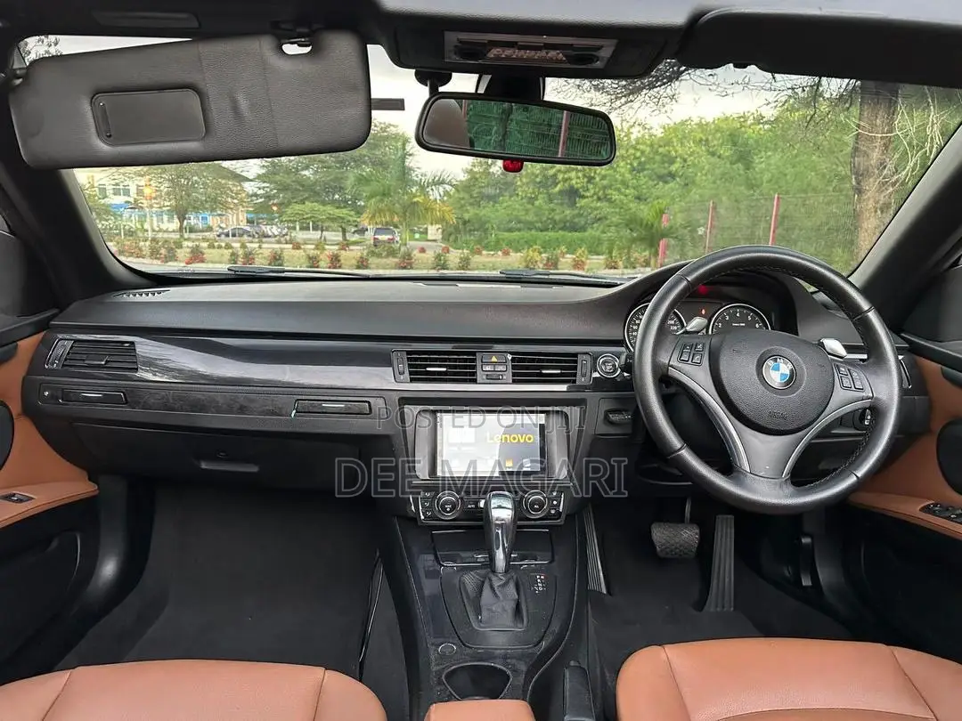 BMW 3 Series 323i RWD 2009 Gray