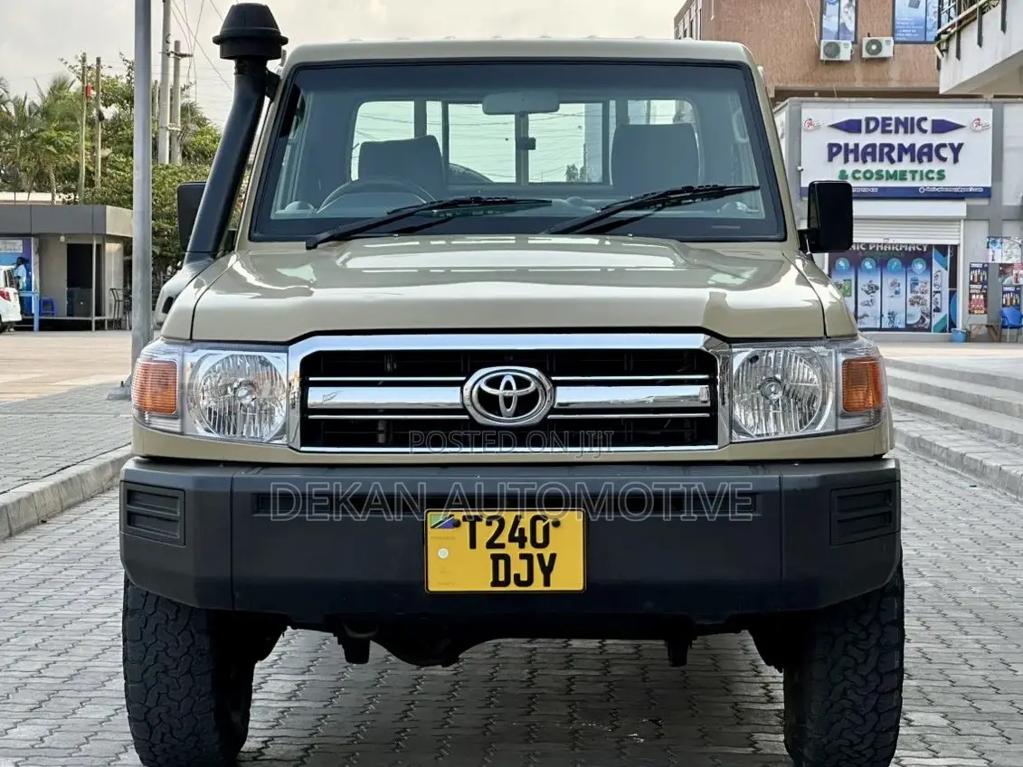 Toyota Land Cruiser 4.0 V6 GXR 2016 Beige